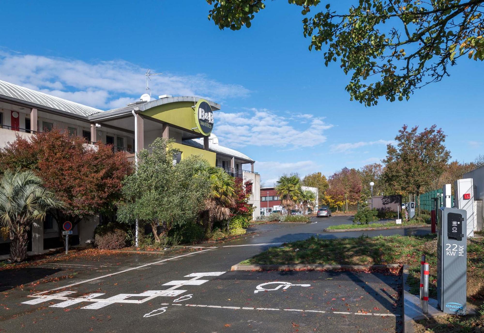 B&B Hotel Laval Change Exterior photo