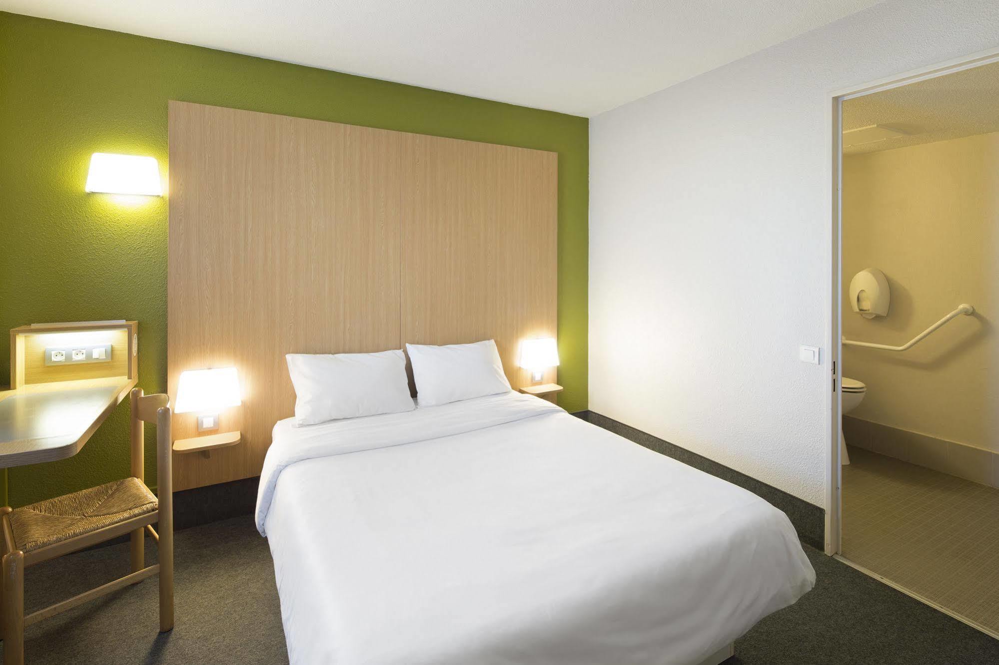 B&B Hotel Laval Change Exterior photo